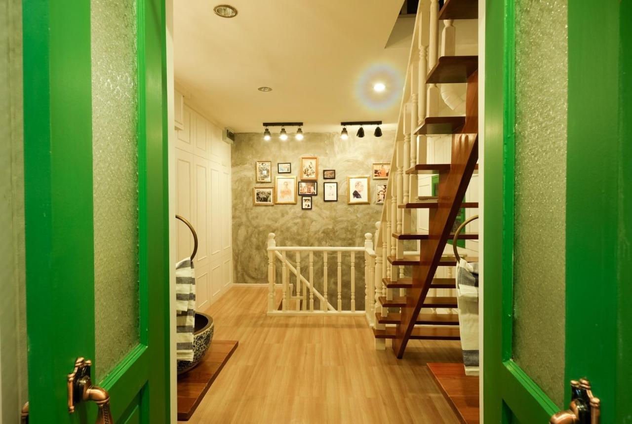 Ratana Boutique Hostel Bangkok Exterior foto