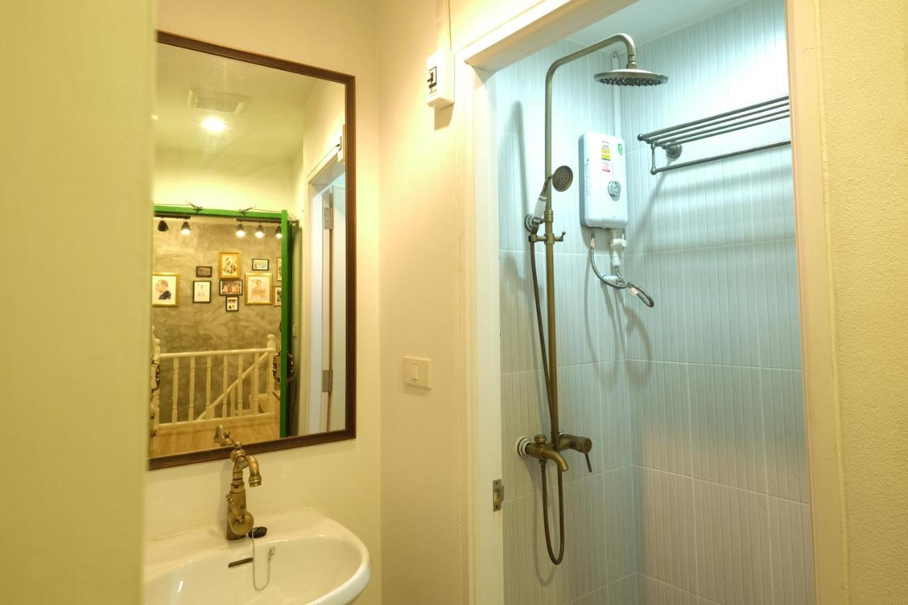 Ratana Boutique Hostel Bangkok Exterior foto